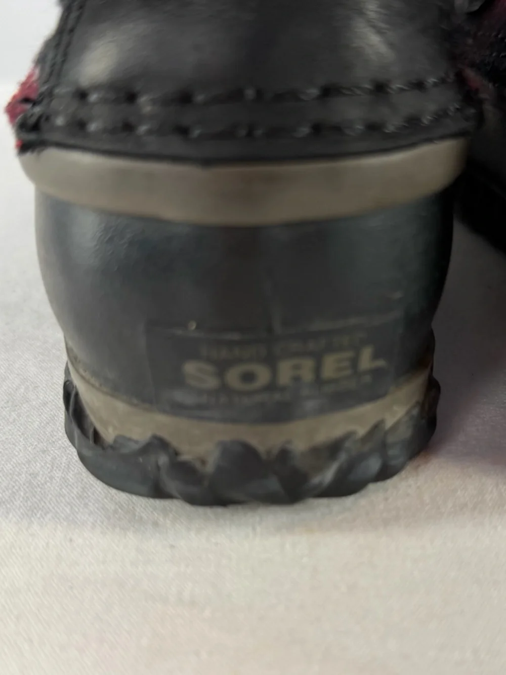 Sorel Out ‘n About Buffalo Plaid Waterproof Boots in Black Red Size‎ 6